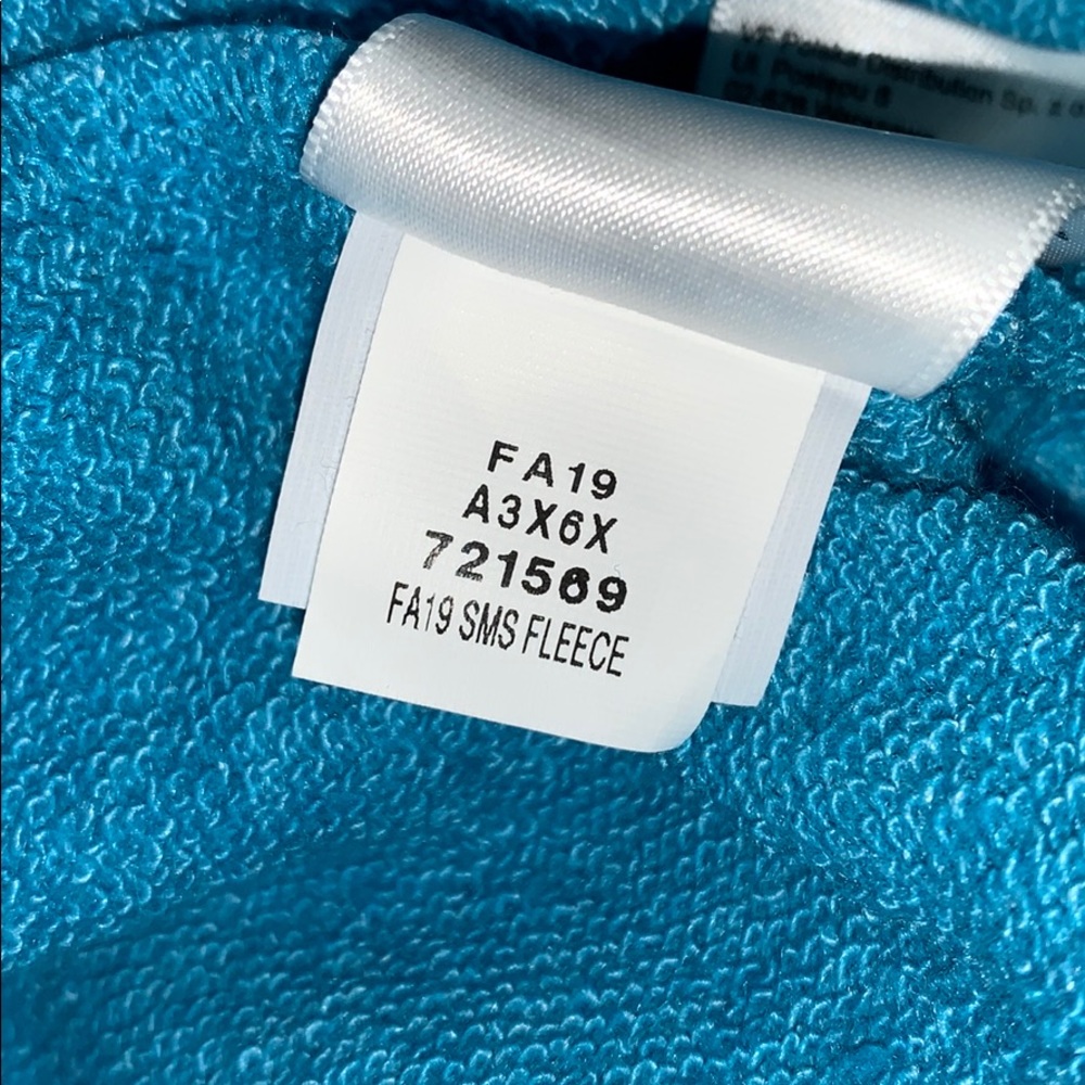 The North Face Recycled Materials Pullover Hoodie - Picture 6 of 9